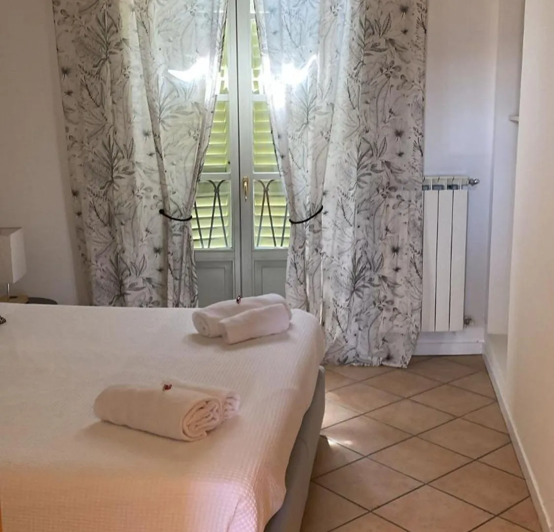 Domus Dea 4 Bergamo Alta Apartment 0*,